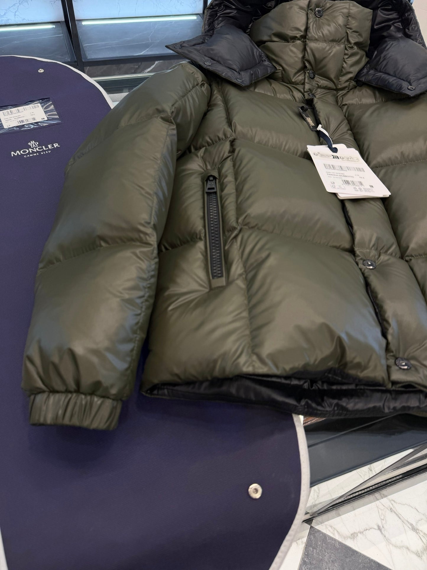 Moncler Parana Hooded Short Down Jacket "Olive Green"