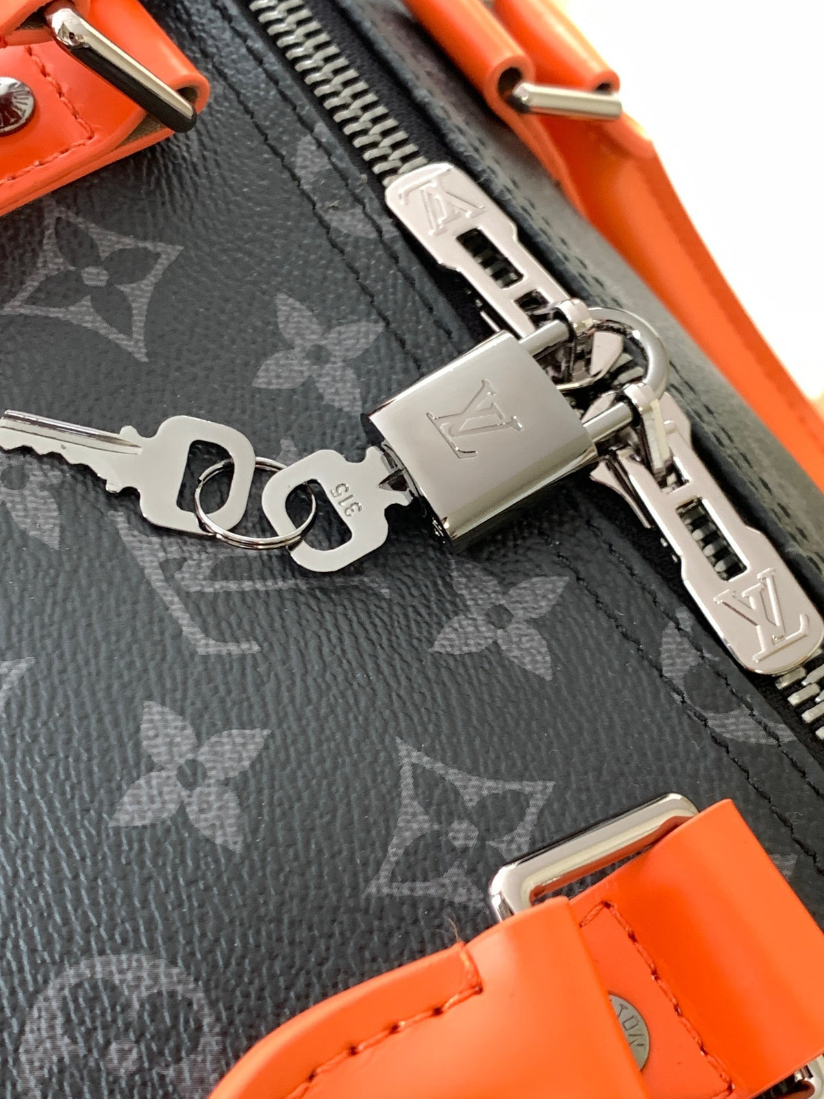 Louis Vuitton Keepall Bandoulière 55