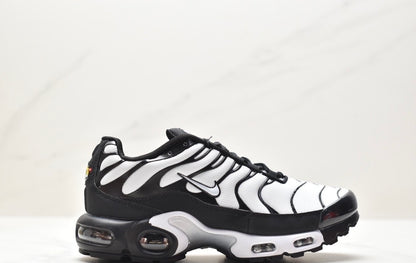 Nike Air VaporMax Plus “White-Black”