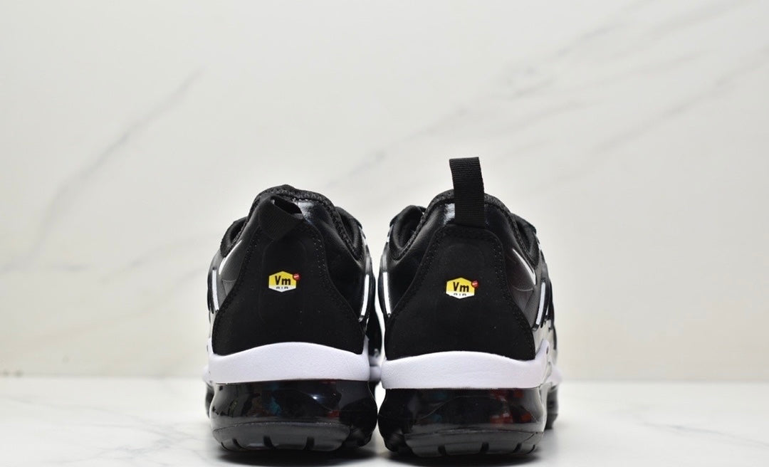 Nike Air VaporMax Plus “Black-White”