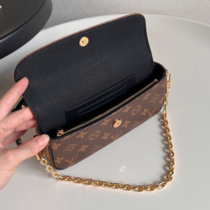 Louis Vuitton Wallet On Chain Ivy "Monogram Reverse"