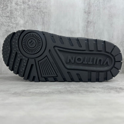 Louis Vuitton Maxi "Black Crocodile Pattern"