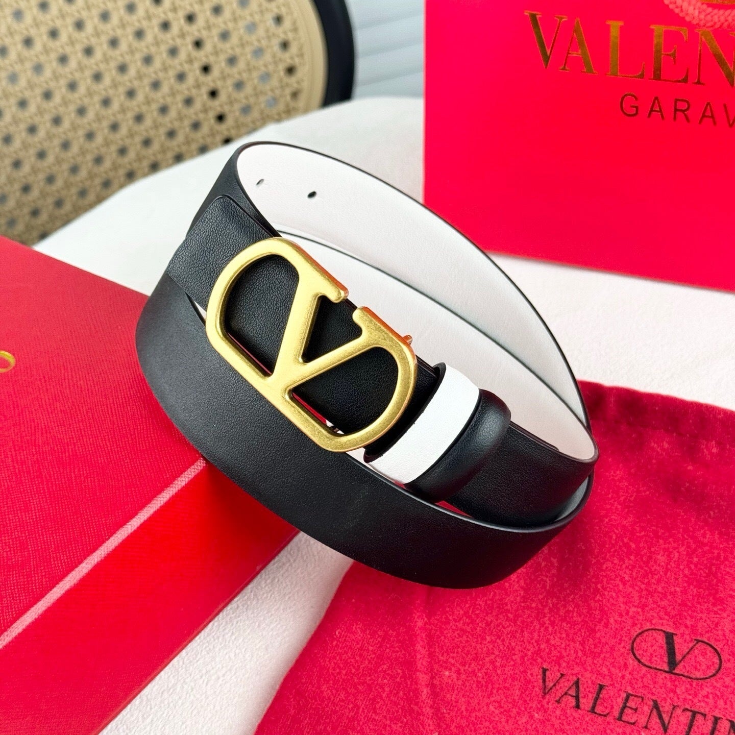 Valentino VLogo Signature Reversible 30mm Leather Belt "Black" and "White"