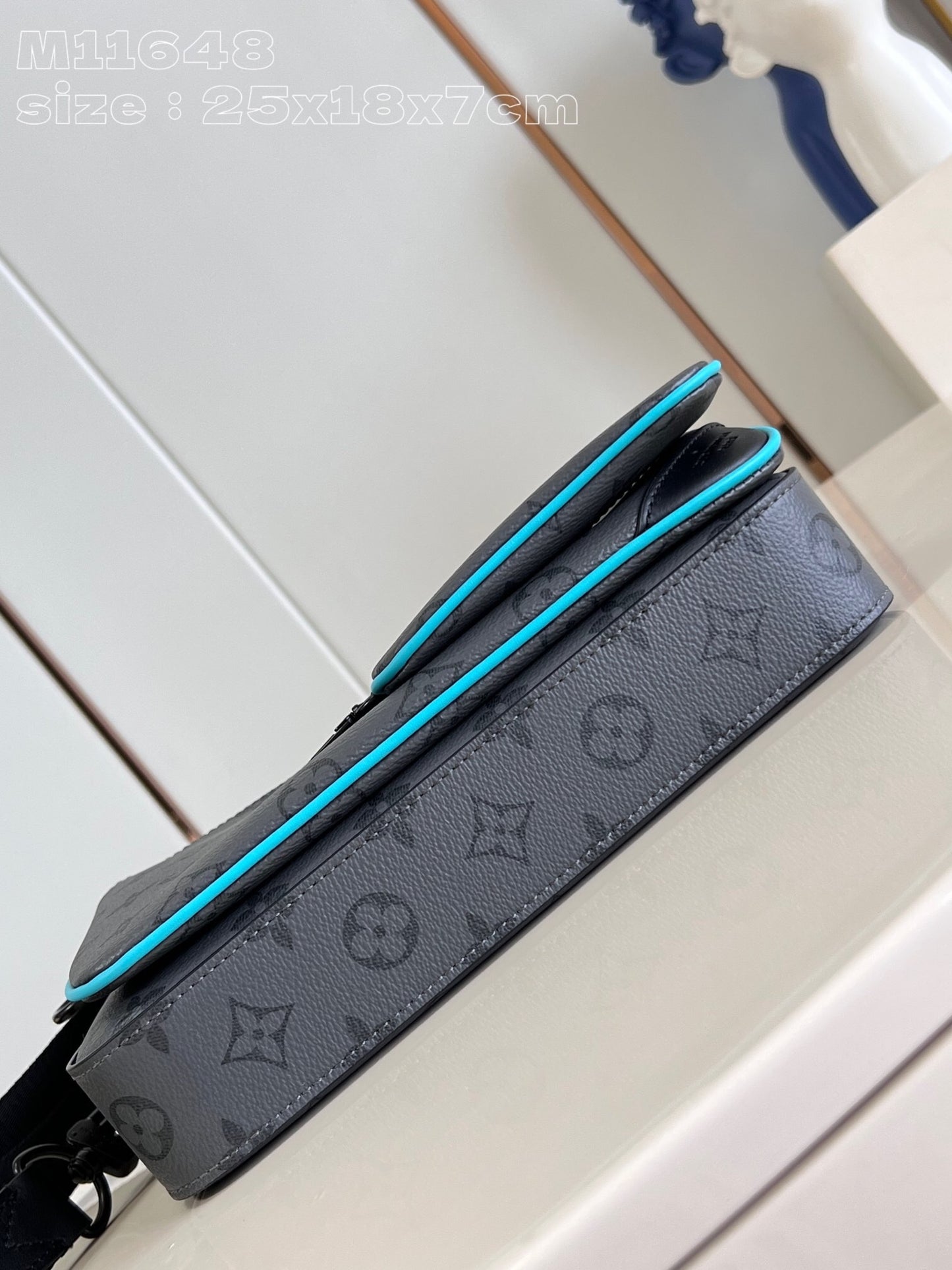 Louis Vuitton Trio Messenger