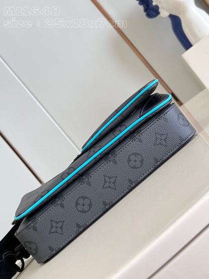 Louis Vuitton Trio Messenger