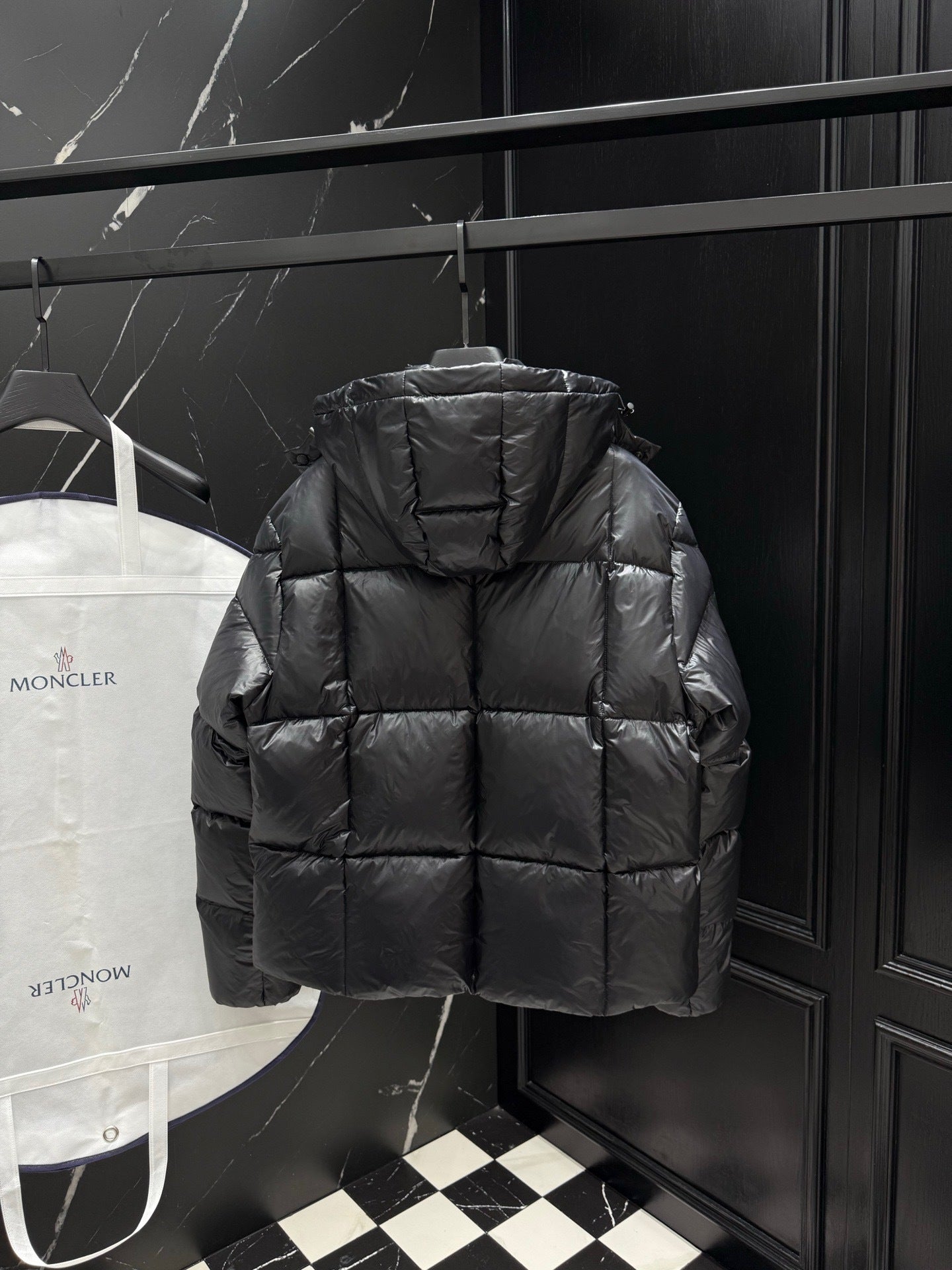 Moncler Serfanto Hooded Short Down Jacket "Black"