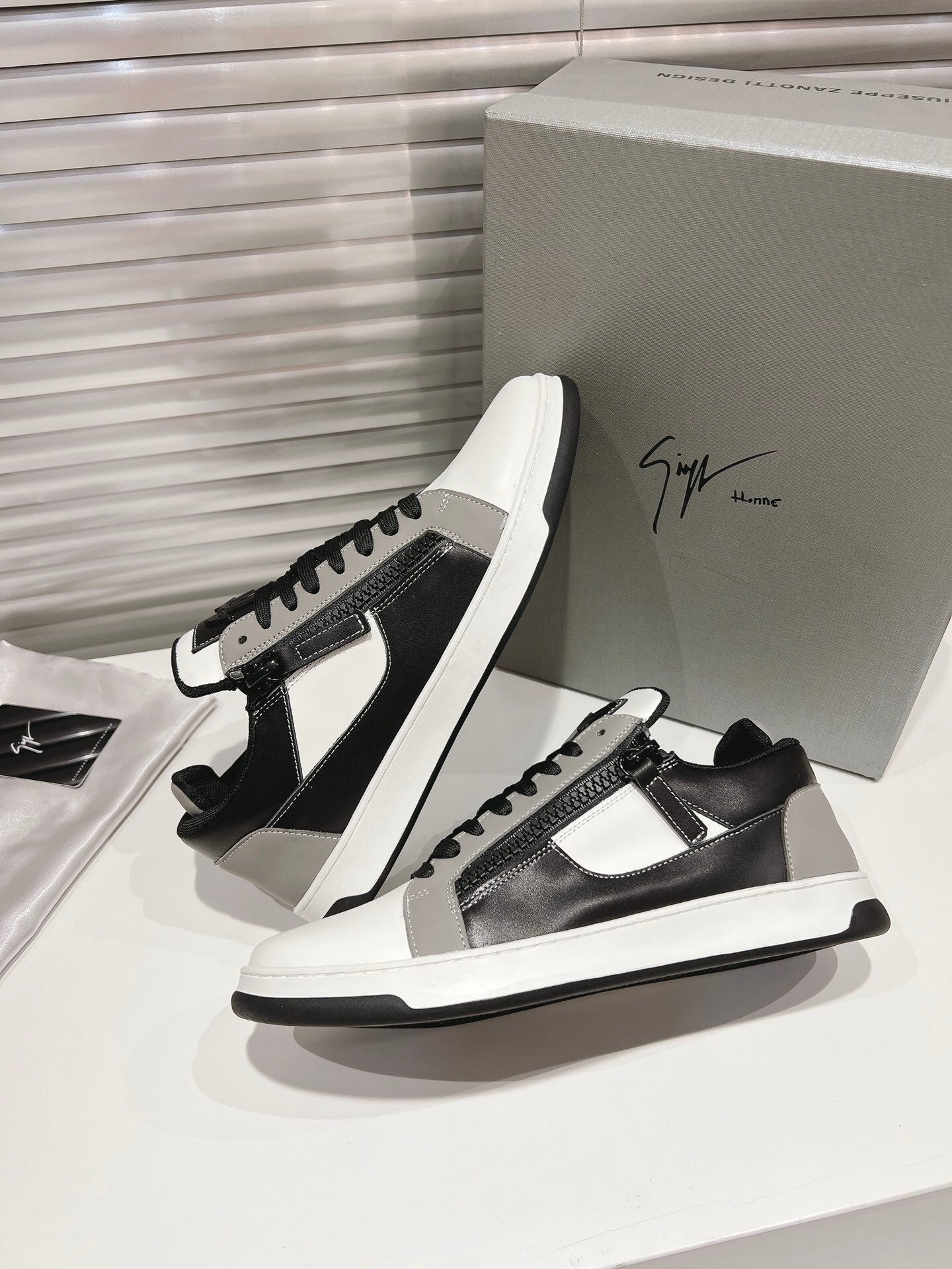 Giuseppe Zanotti GZ94 "Grey"