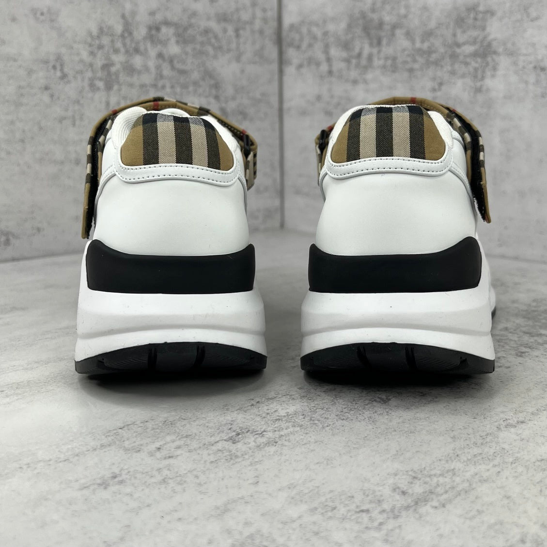 Burberry Ronnie "White-Beige-Black"