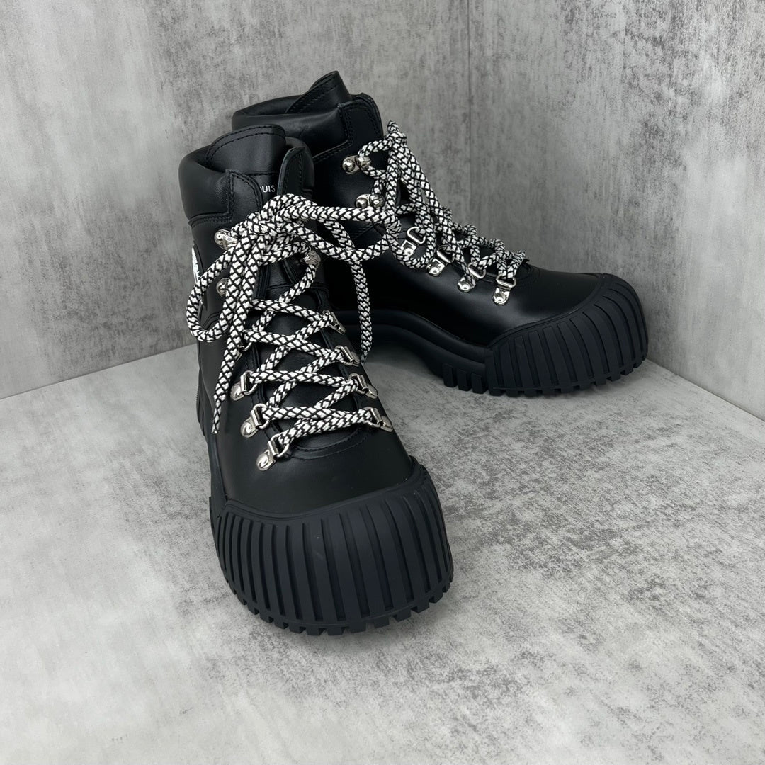 Louis Vuitton Ruby Flat Ranger Boots "Black"