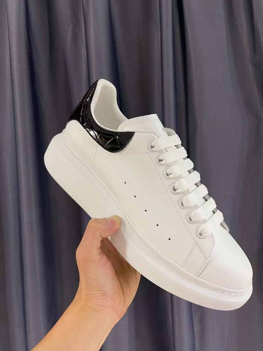 Alexander McQueen Oversized "White-Black Crocodile"