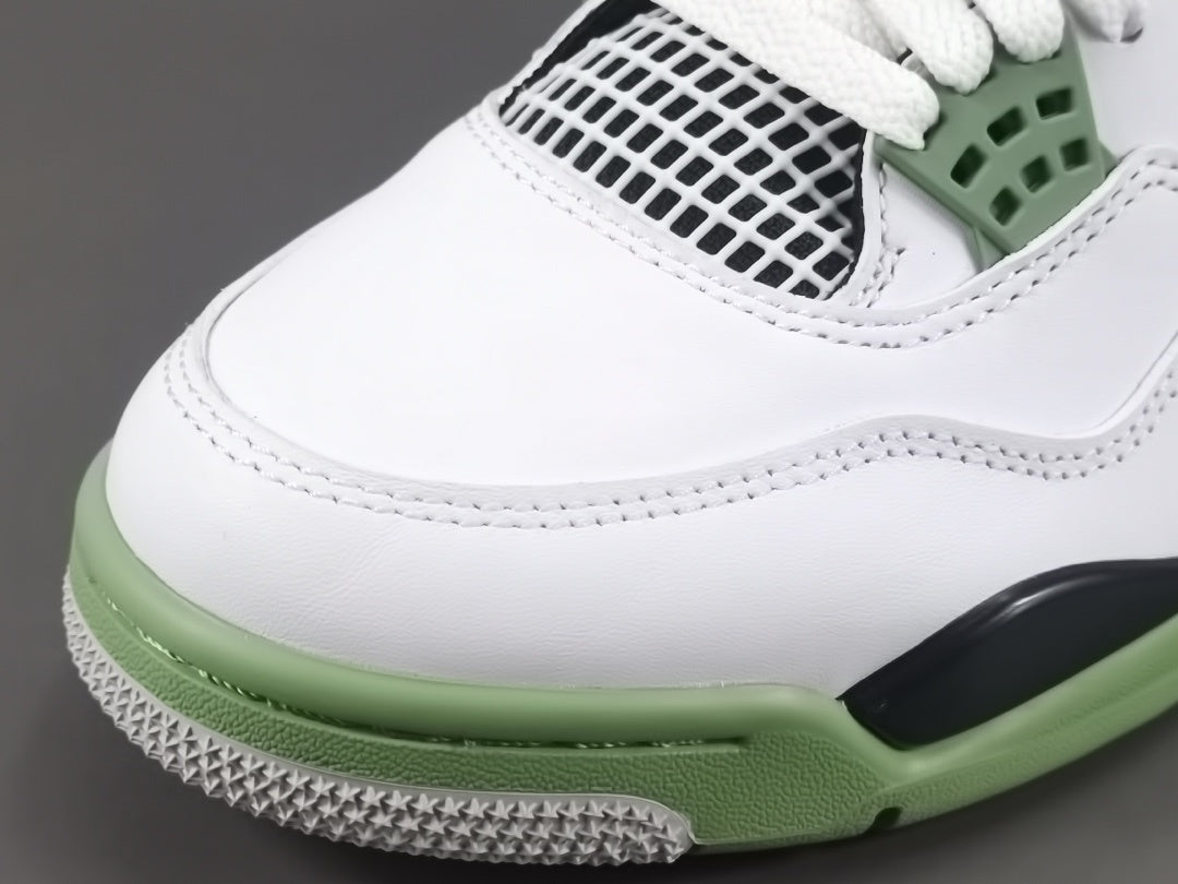 Air Jordan 4 Retro "Seafoam"