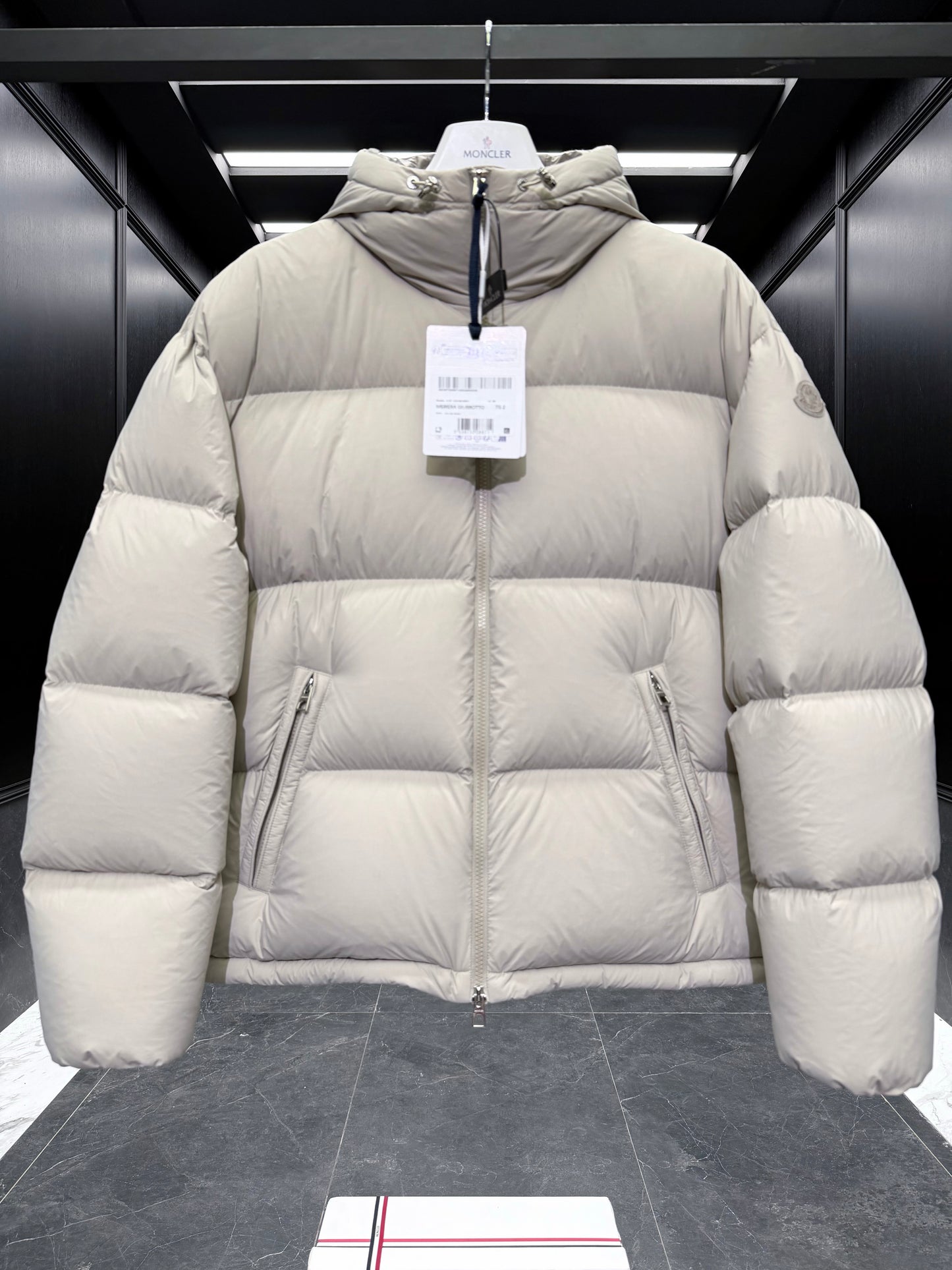 Moncler Meriera Hooded Short Down Jacket "Ice Grey"