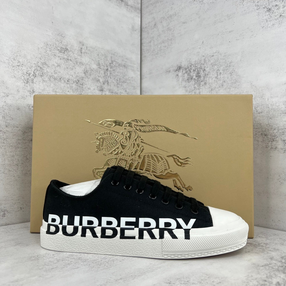 Burberry Larkhall "Black-White"