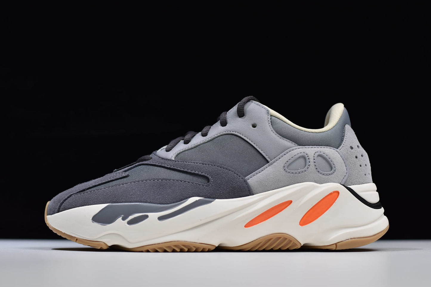 Yeezy 700 "Magnet"