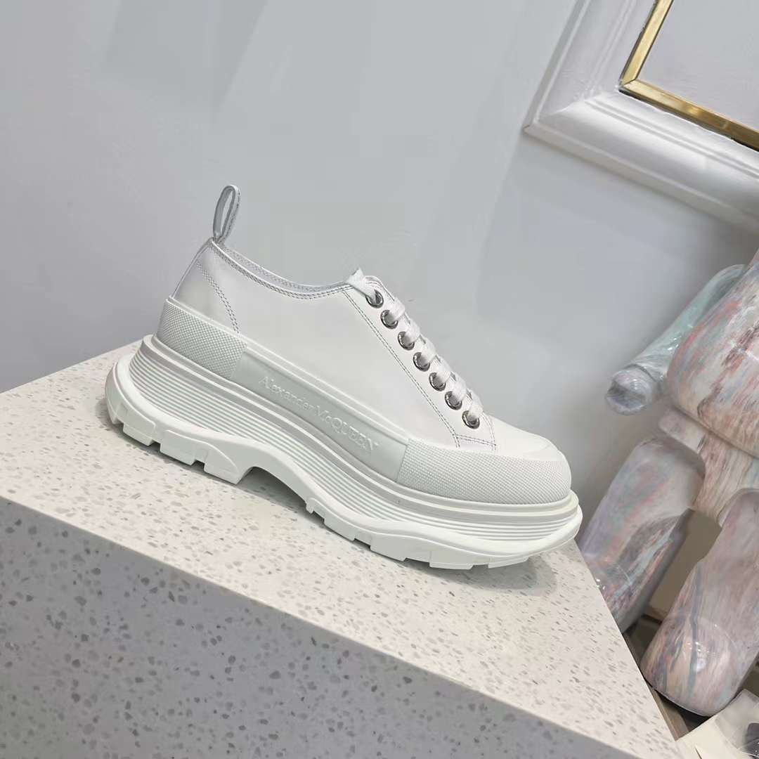 Alexander McQueen Tread Slick Leather Low "White"
