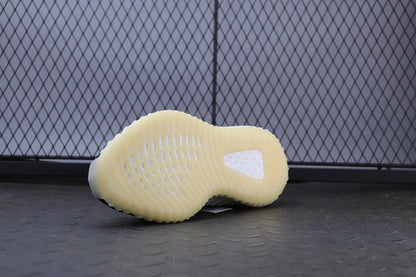 Yeezy 350 V2 "Carbon"