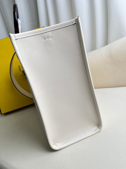 Fendi Sunshine Medium Leather Shopper