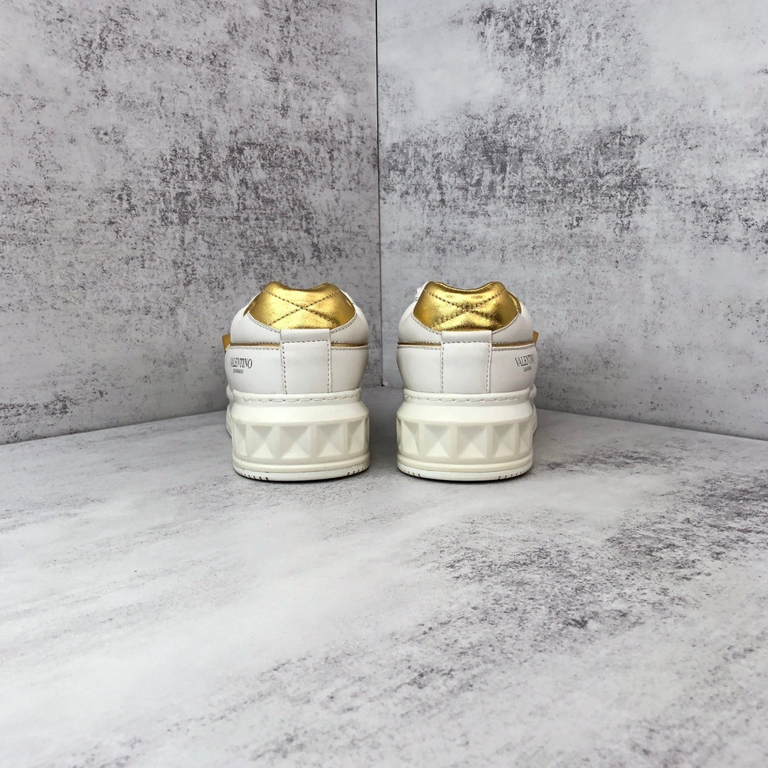 Valentino Garavani One Stud "White-Gold"