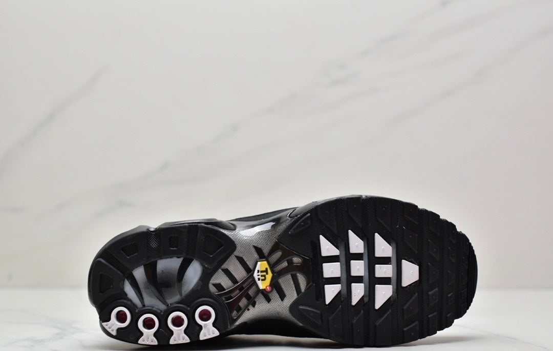 Nike Air VaporMax Plus "Black"