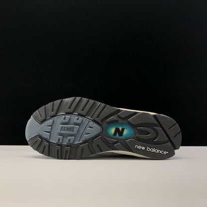 New Balance 990 “Beige-Grey”