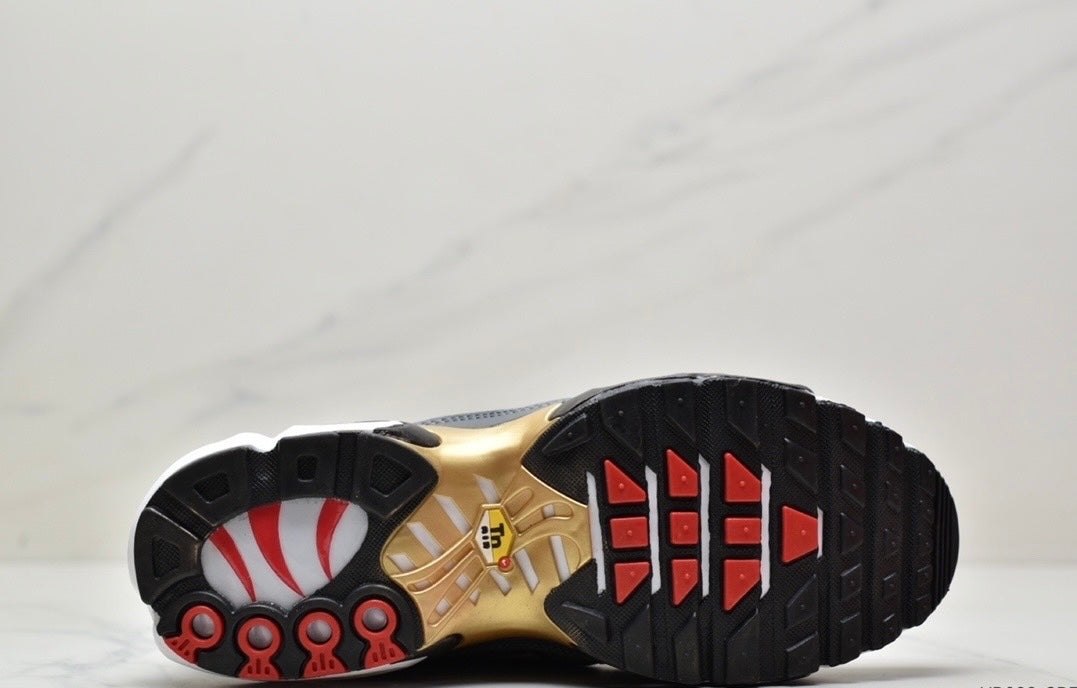 Nike Air VaporMax Plus “Grey-Gold”