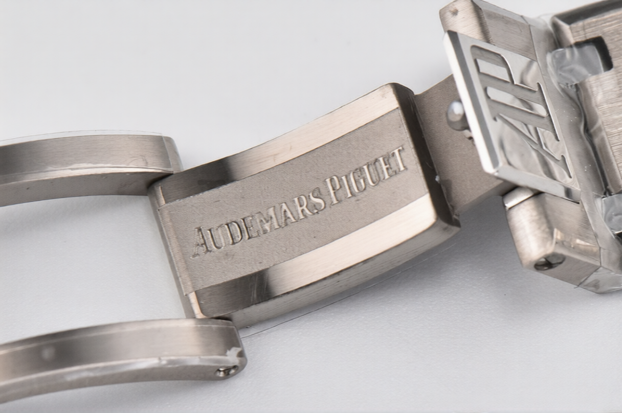 Audemars Piguet Royal Oak Titanium 39mm Red Dial
