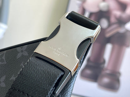 Louis Vuitton Discovery Bumbag PM