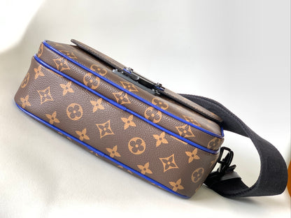 Louis Vuitton S Lock Messenger