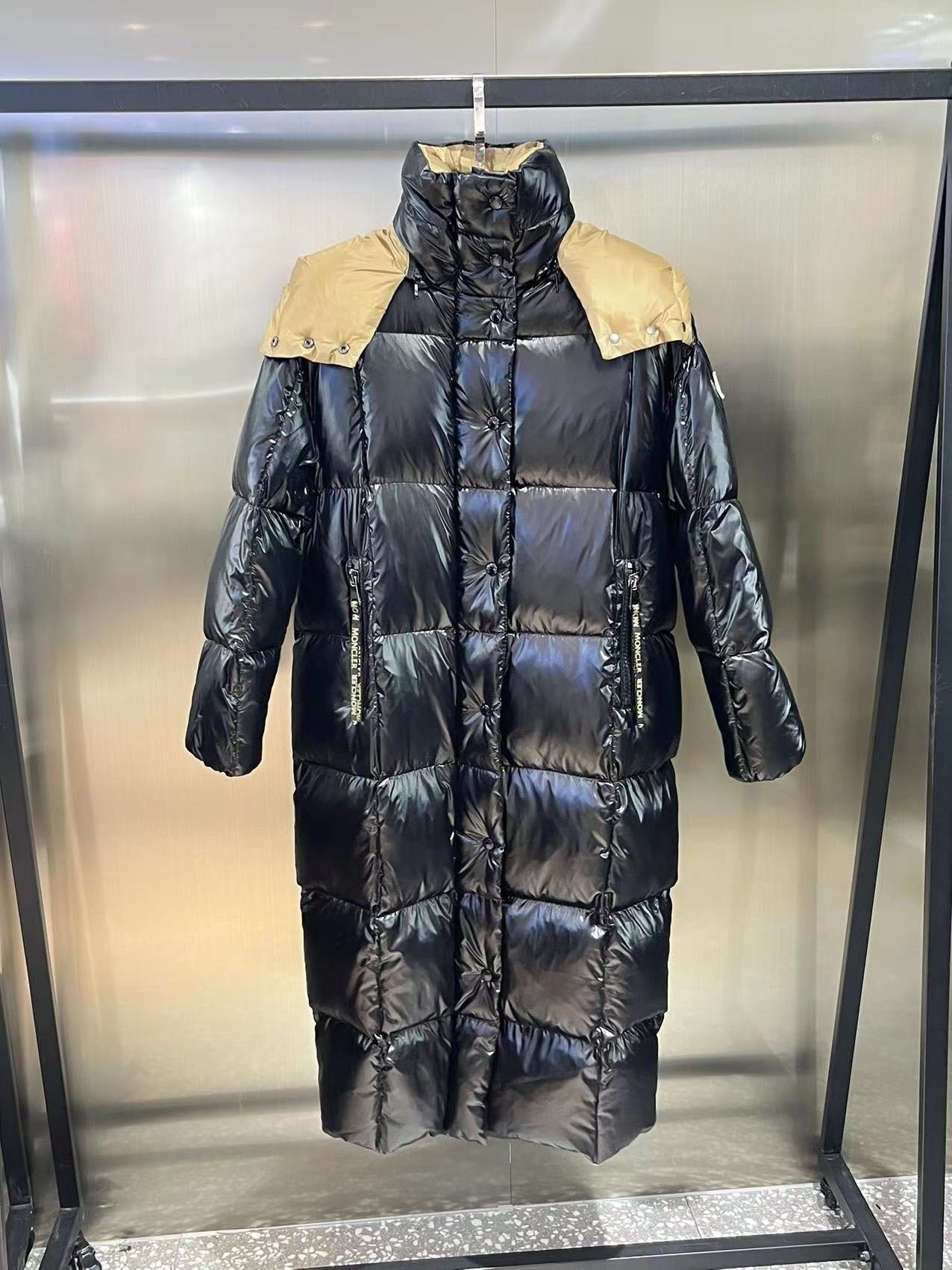 Moncler Parnaiba Down Coat Jacket "Black"