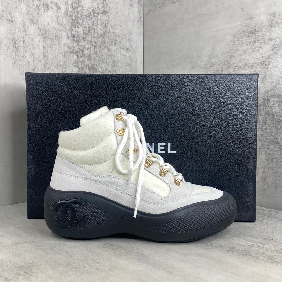 Chanel Snow Boots "White-Black Suede"