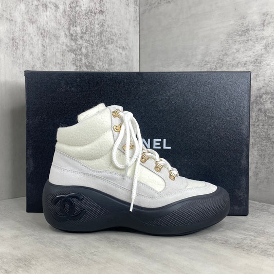 Chanel Snow Boots "White-Black Suede"