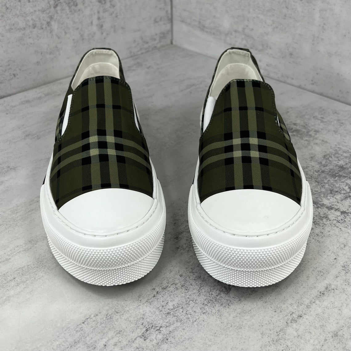 Burberry Slip-On "Green"
