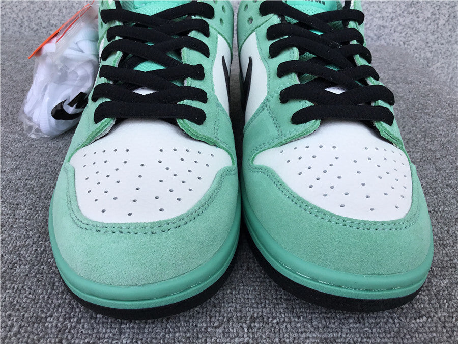Nike Dunk SB Low "Sea Crystal"
