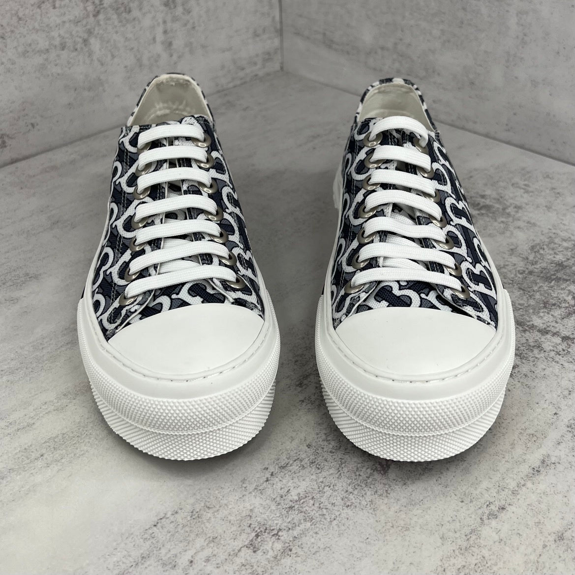 Burberry Gabardine "Black-White Monogram"