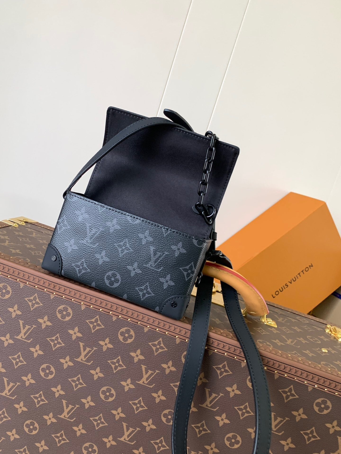 Louis Vuitton Steamer Wearable Wallet