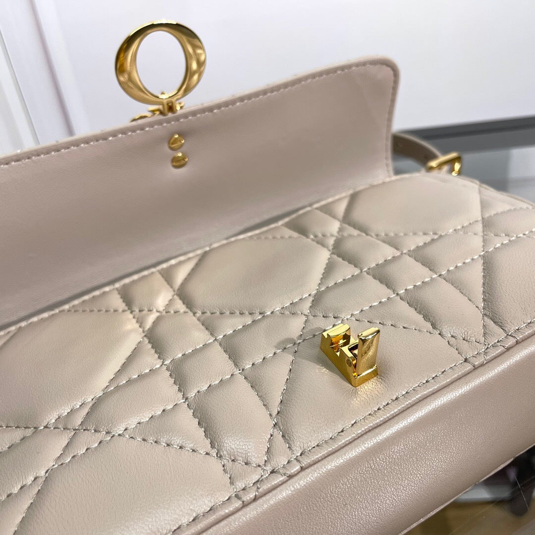 Dior Miss Daisy Mini Bag