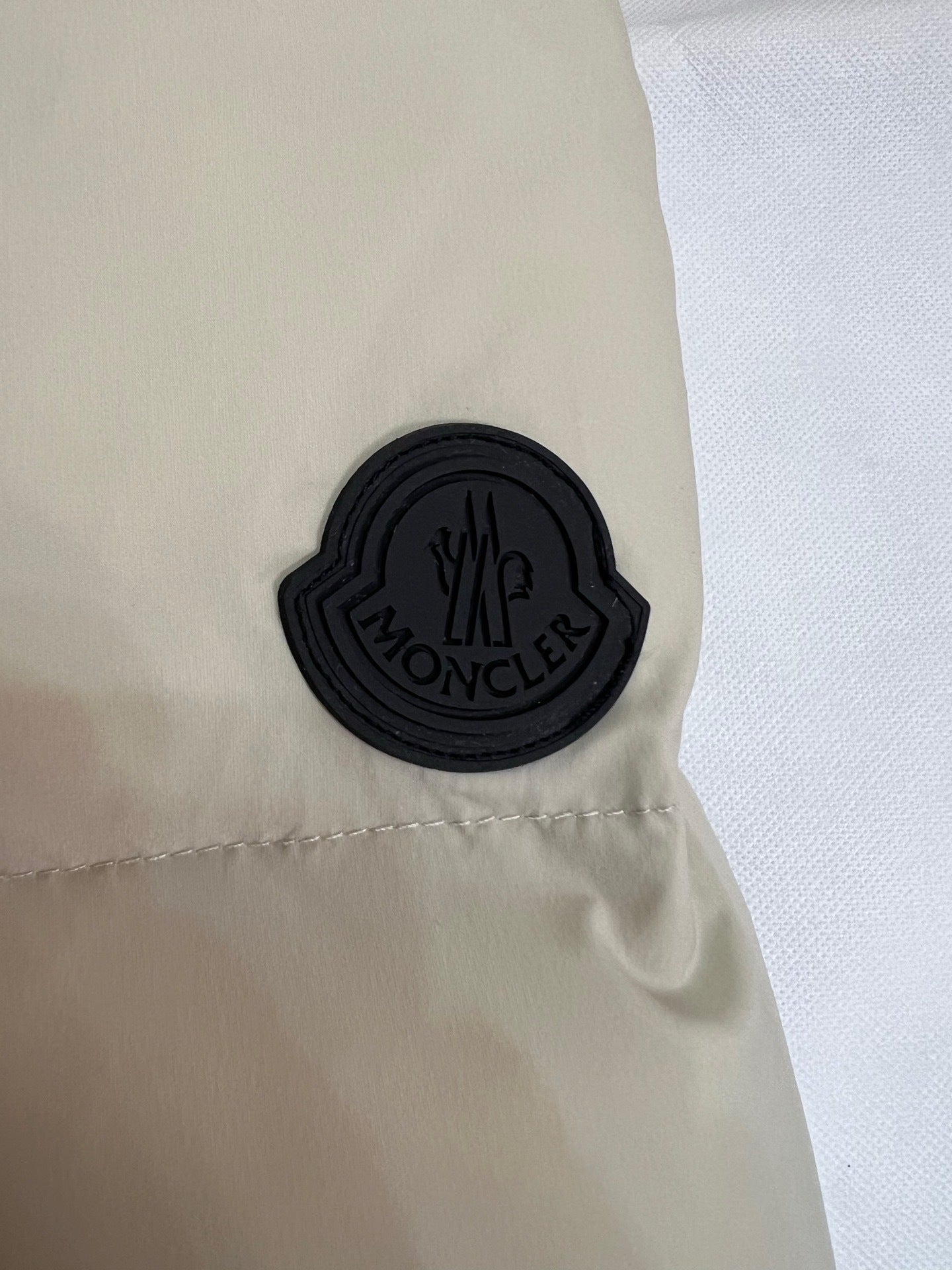 Moncler Forez Hooded Short Down Jacket "Stone Grey"