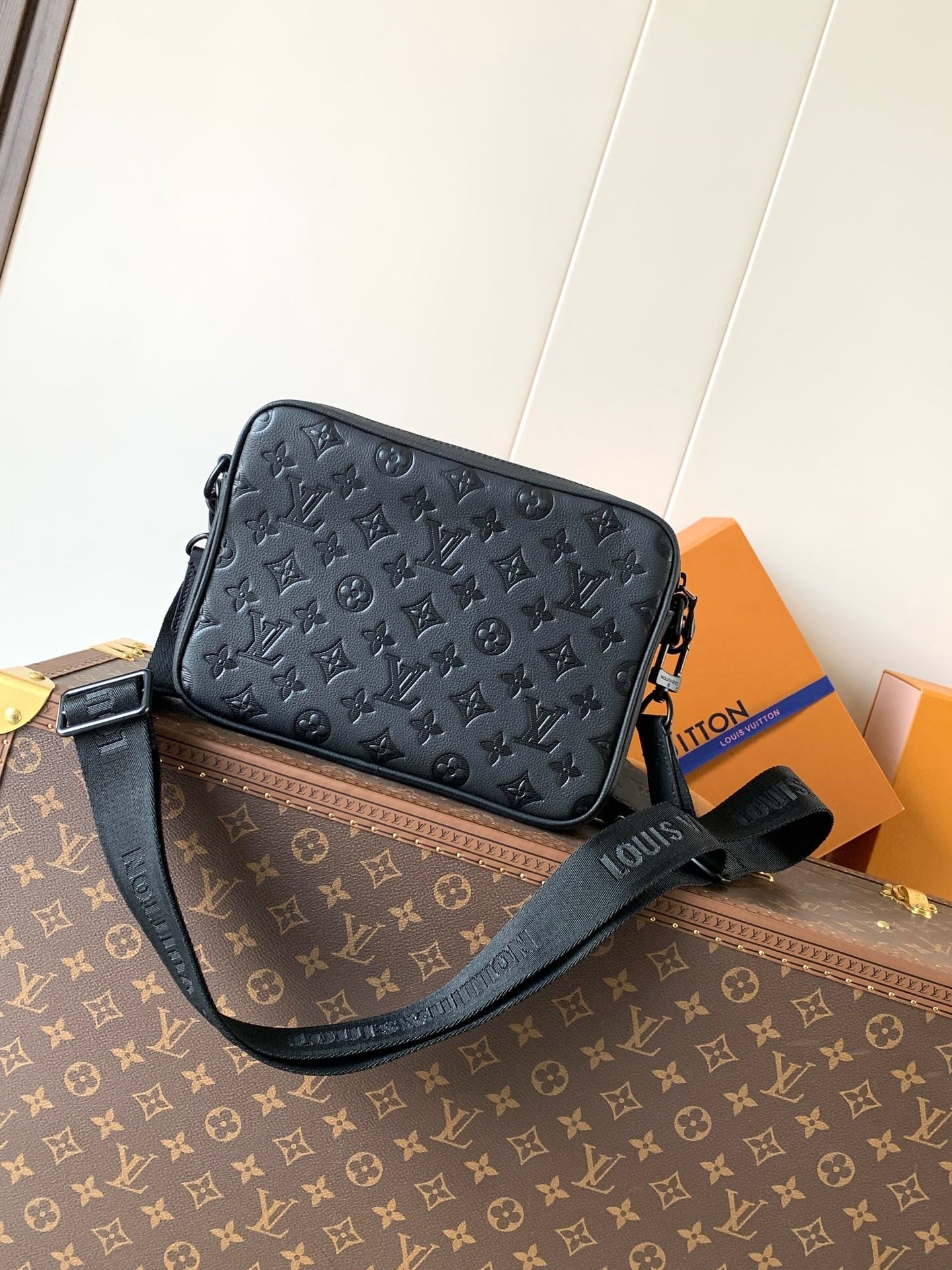 Louis Vuitton Trio Messenger