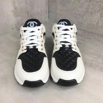 Chanel Interlocking CC "White-Black"