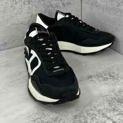 Valentino Garavani Netrunner "Black-White"