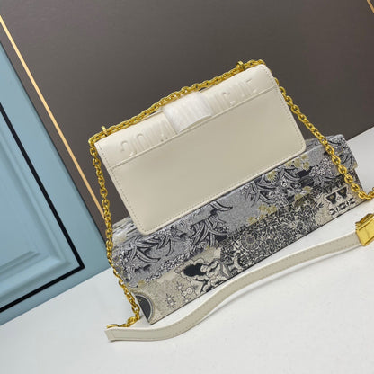 Dior 30 Montaigne East-West Bag with Chain "Latte Calfskin"