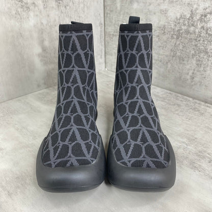 Valentino Garavani Cityshore "Black-Grey Monogram"