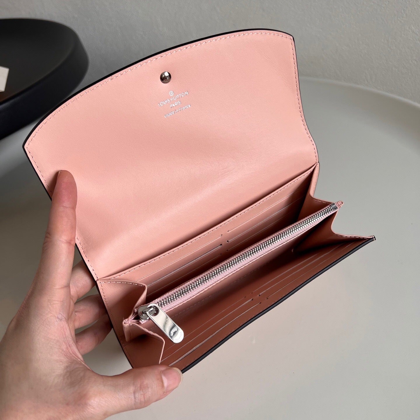 Louis Vuitton iris Wallet "Magnolia Mahina Leather"