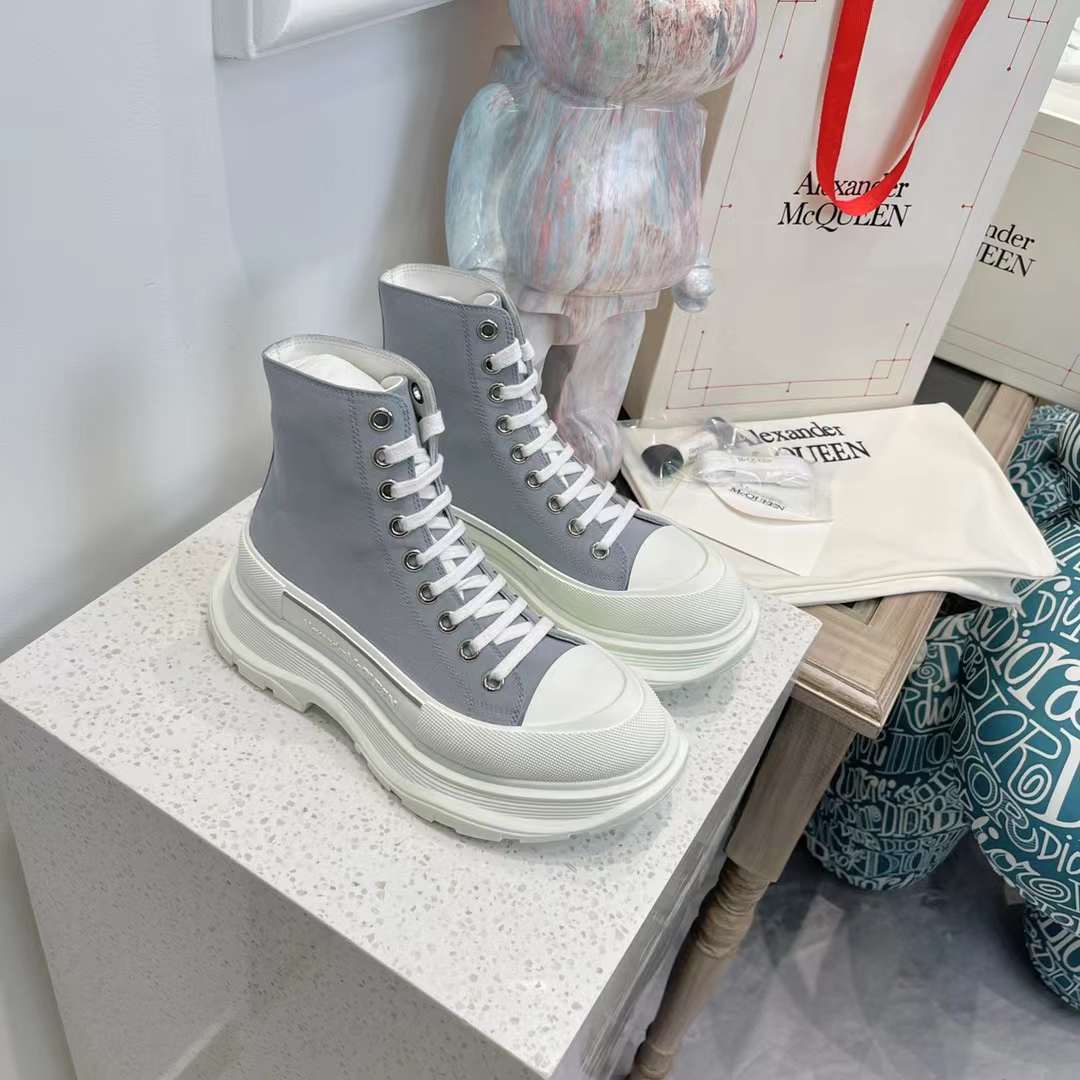 Alexander McQueen Tread Slick "Grey"