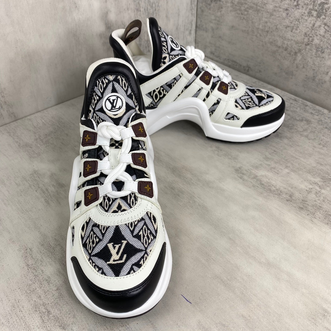 Louis Vuitton Arklight "White-Black Embroided"