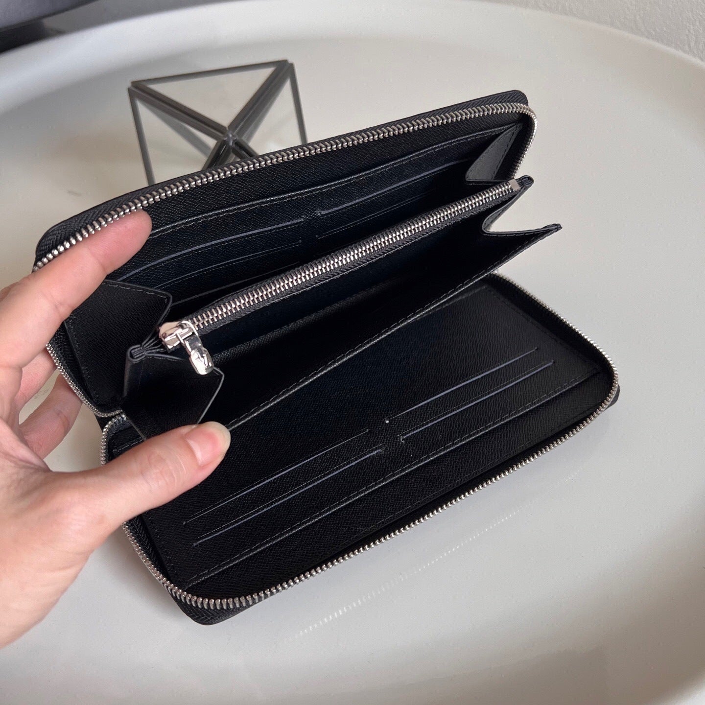 Louis Vuitton Zippy Wallet "Monogram Eclipse"