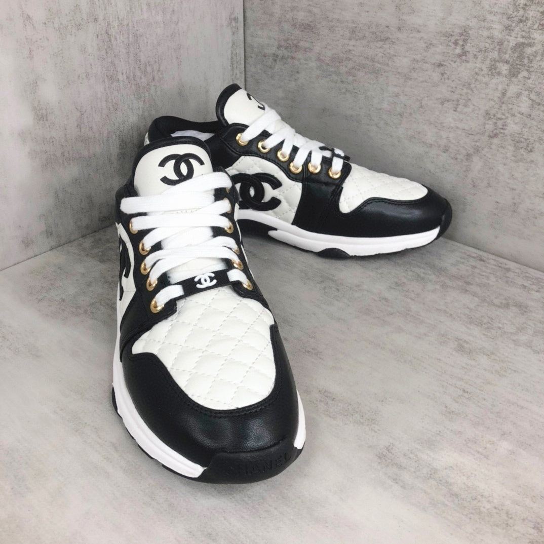 Chanel Interlocking CC "Black-White"