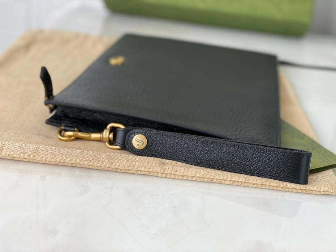 Gucci Leather GG Marmont Pouch