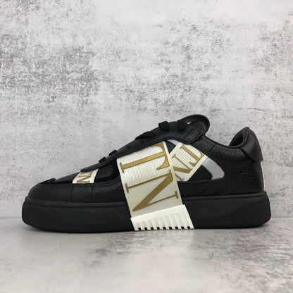 Valentino Garavani VL7N "Black-Beige"