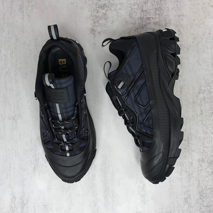 Burberry Arthur "Black-Blue"